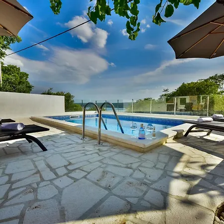 Сasa de vacaciones Ivan By Interhome